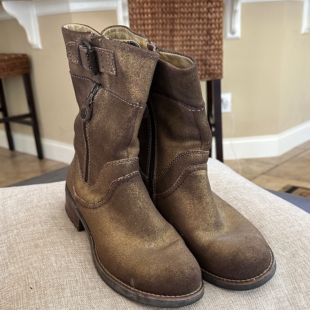 Brown Leather Mid-Calf Moto Boots with Zipper